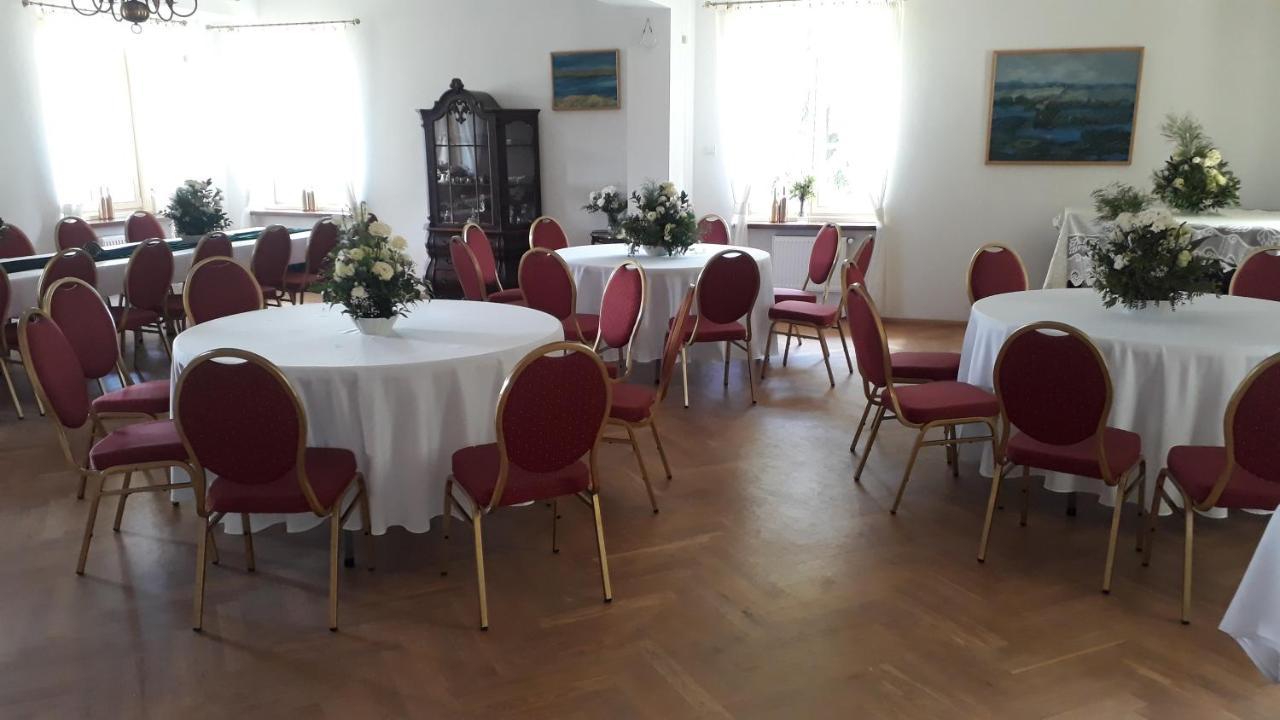 Bed and Breakfast Dwor Strzyzew Zelazowa Wola Экстерьер фото
