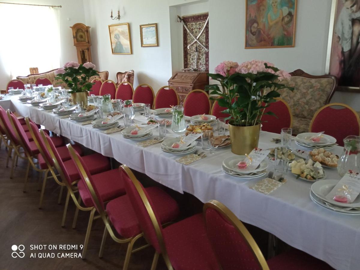 Bed and Breakfast Dwor Strzyzew Zelazowa Wola Экстерьер фото