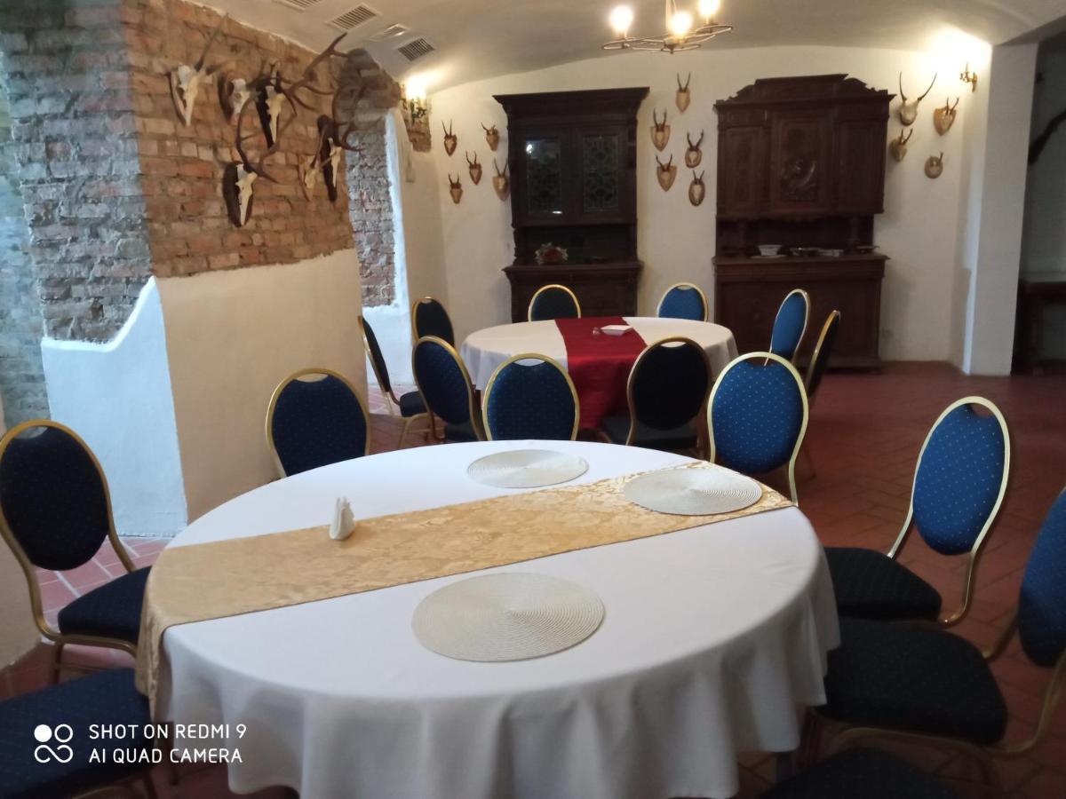 Bed and Breakfast Dwor Strzyzew Zelazowa Wola Экстерьер фото