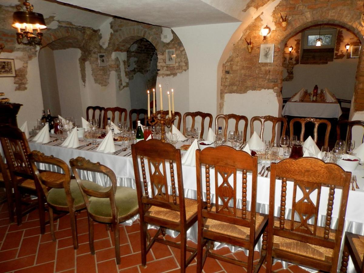 Bed and Breakfast Dwor Strzyzew Zelazowa Wola Экстерьер фото