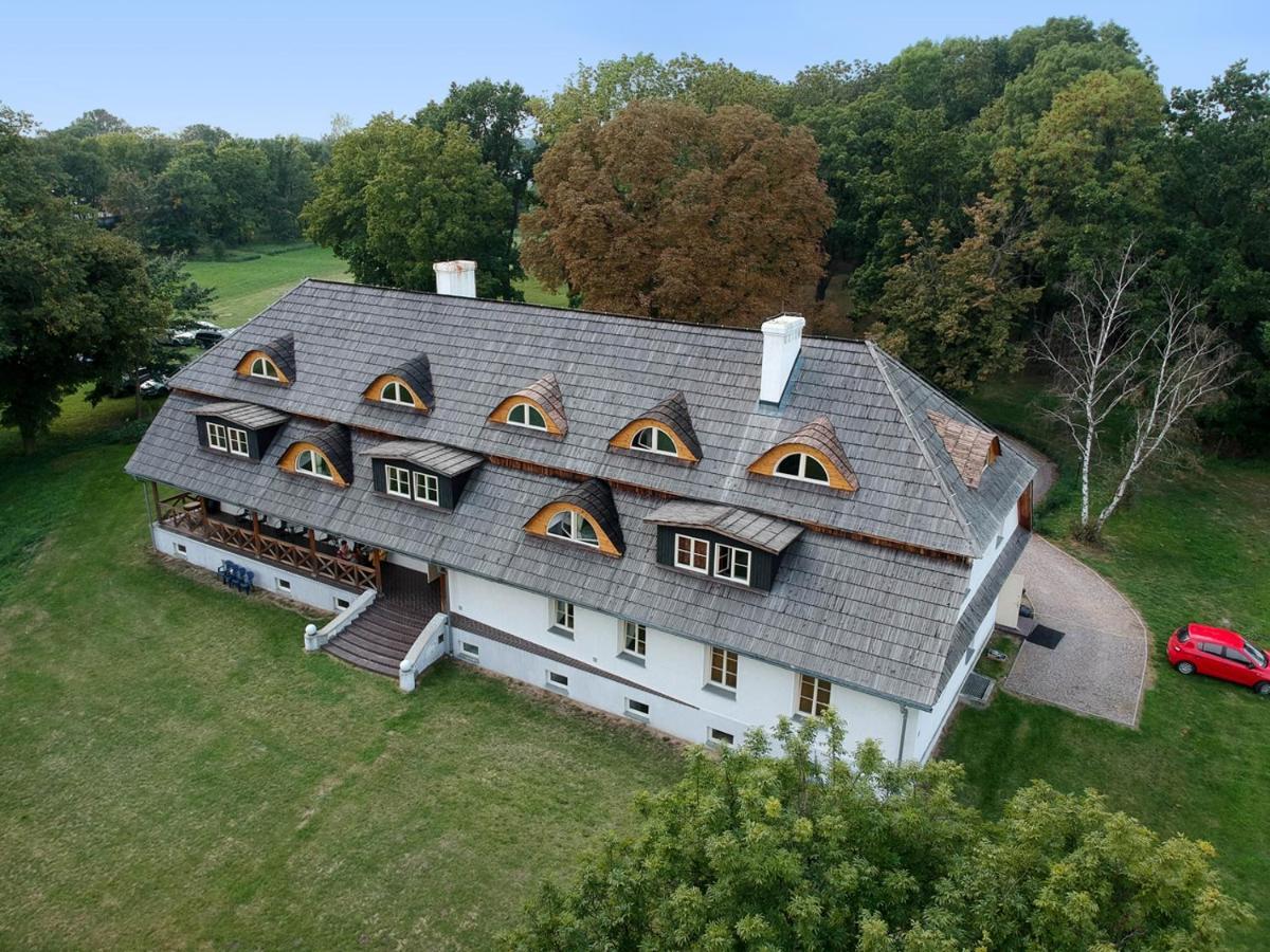 Bed and Breakfast Dwor Strzyzew Zelazowa Wola Экстерьер фото