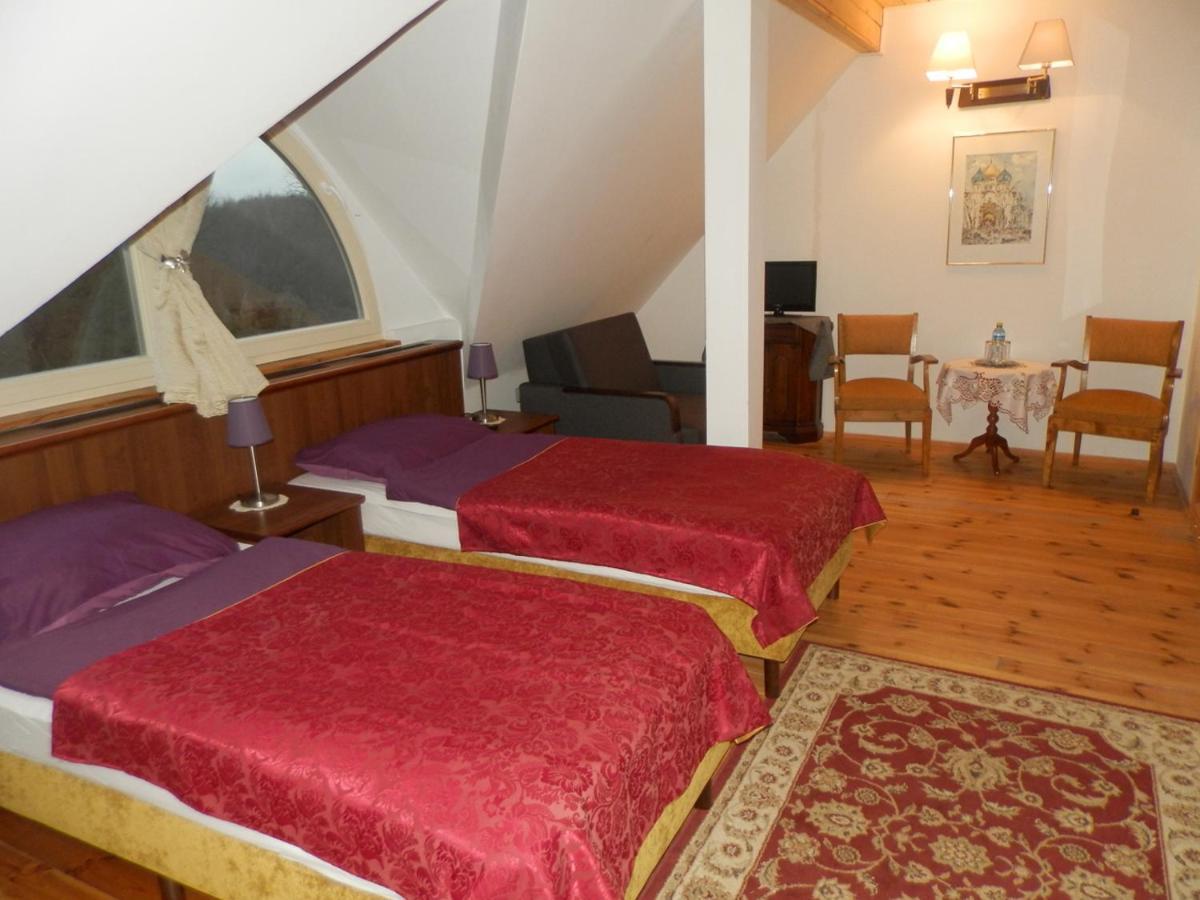 Bed and Breakfast Dwor Strzyzew Zelazowa Wola Экстерьер фото